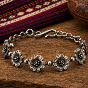 Pulsera De Plata Con Diseño De Flores Del Valle